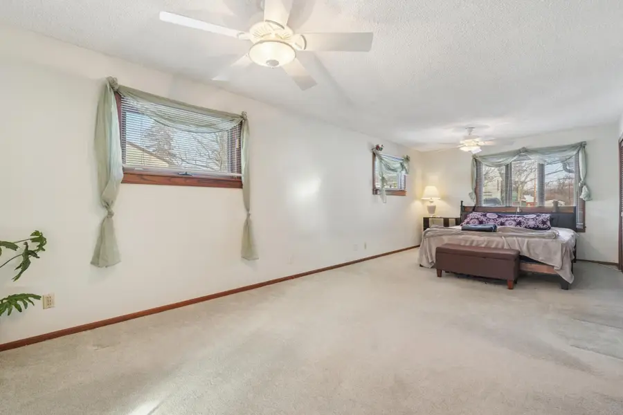 272 Roma Avenue, Roseville, MN 55113 - Image #3