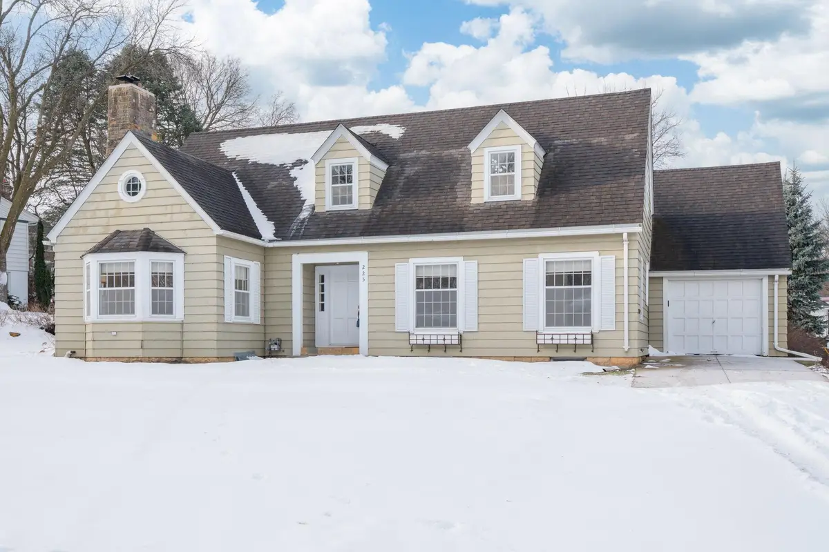 225 Oak Knoll Boulevard, Mankato, MN 56001 - #1