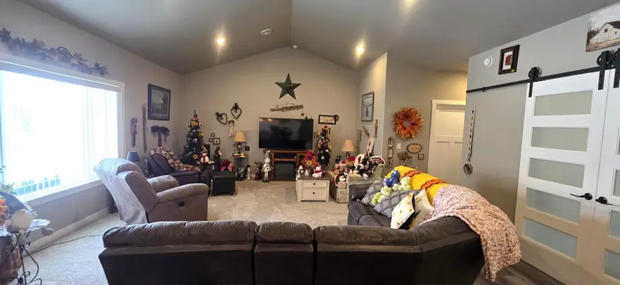 461 12 1/2 Street Ne, Valley City, ND 58072 - Image #2