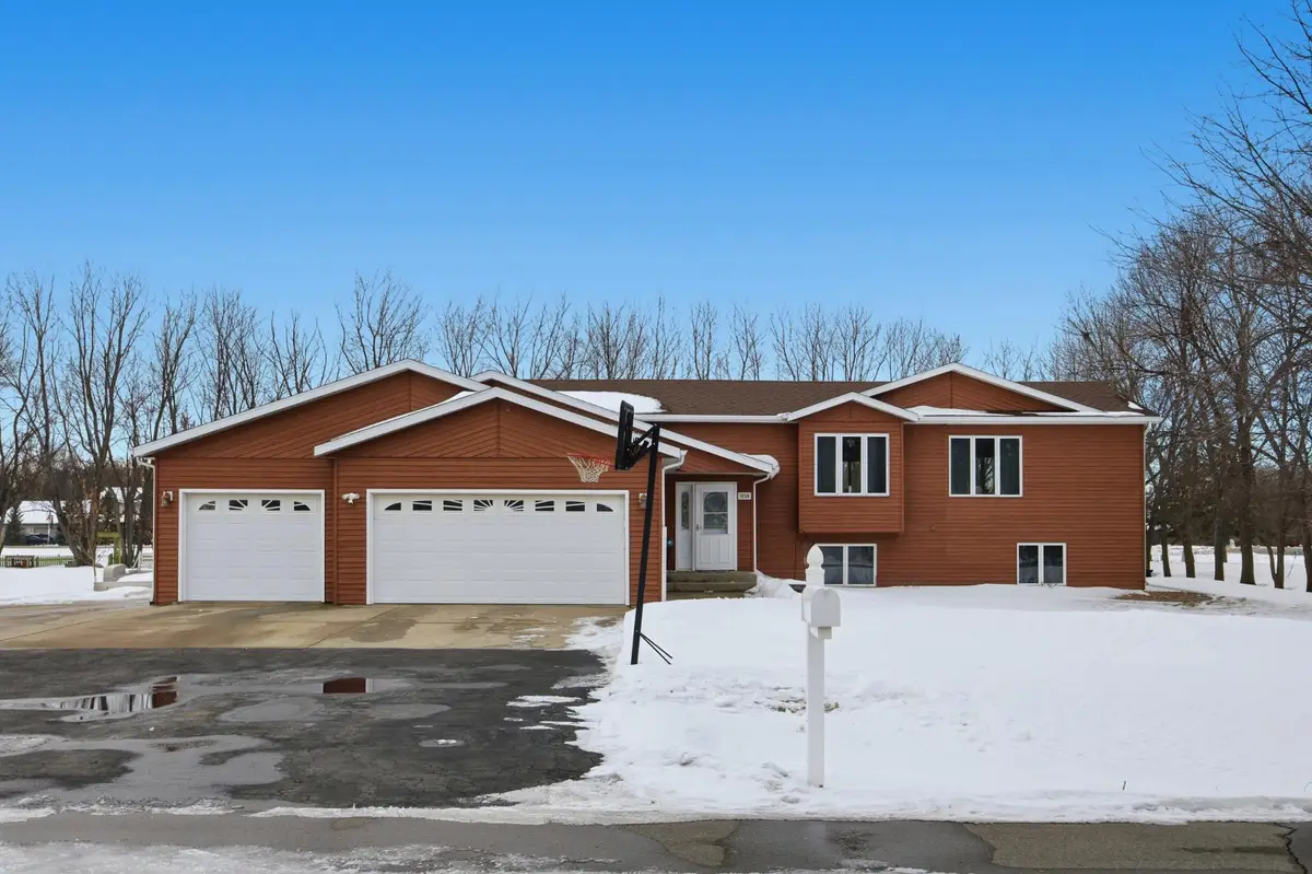 1250 76th Avenue S, Fargo, ND 58104 - Image #1