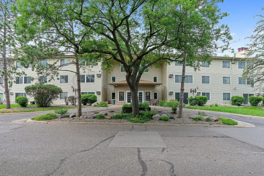 10311 Cedar Lake Road #304, Hopkins, MN 55305 - Image #2