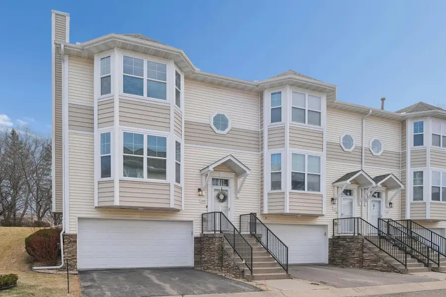 3166 Lexington Avenue N, Shoreview, MN 55126 - #2