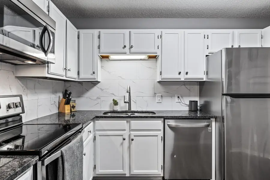8019 Xerxes Avenue S #202, Bloomington, MN 55431 - #3