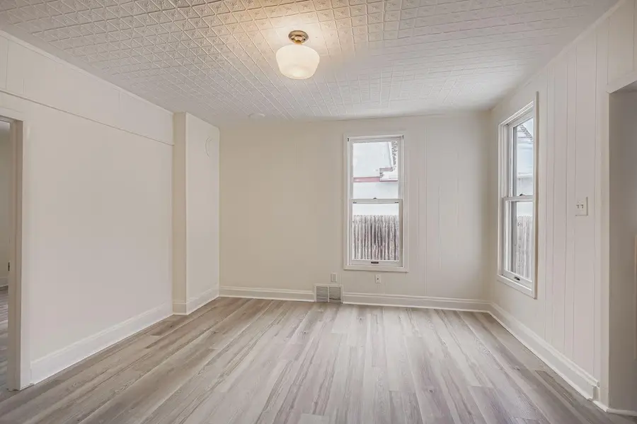 84 Isabel Street W, Saint Paul, MN 55107 - #3