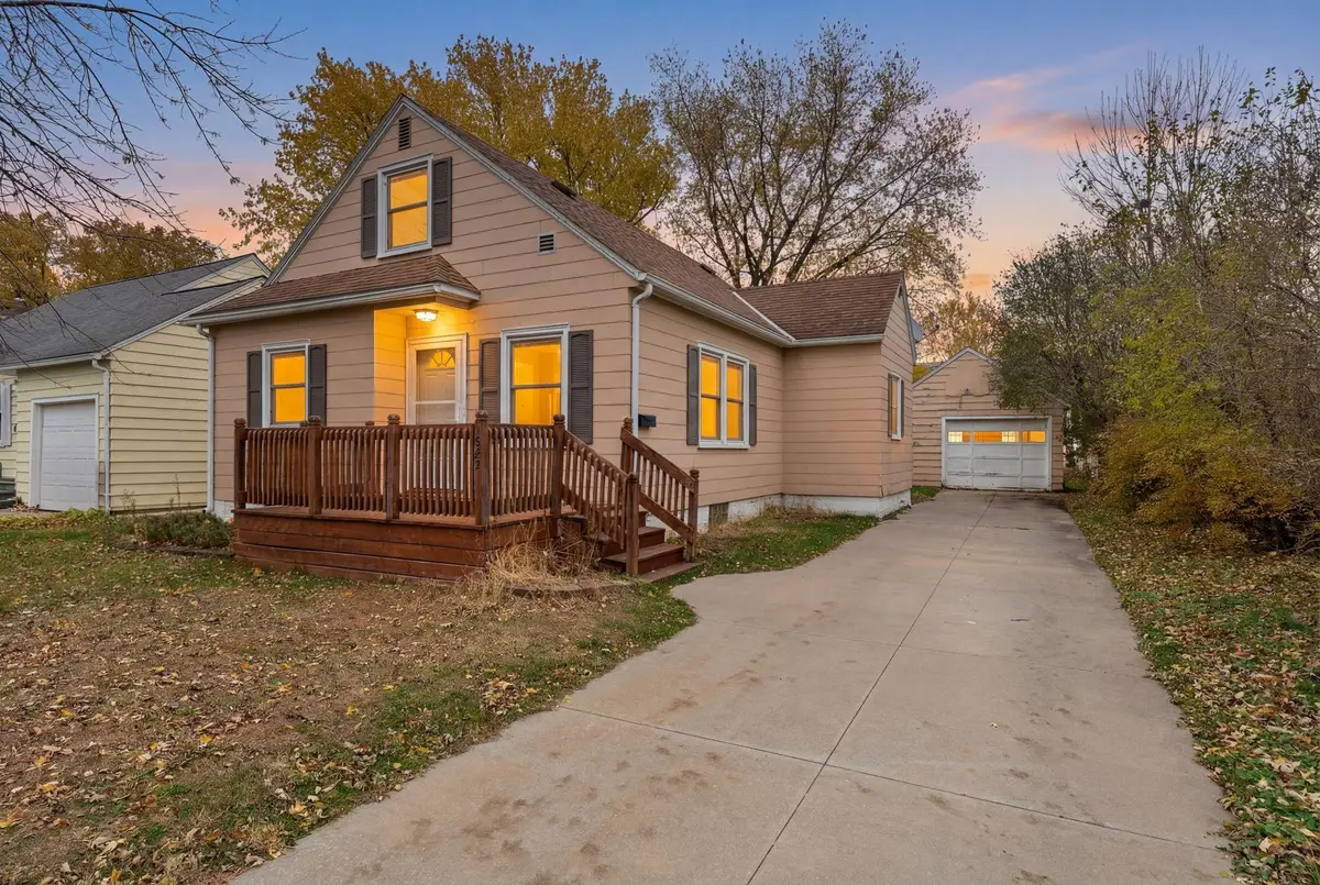 1605 6th Street Se, Austin, MN 55912 - #1