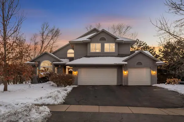 8827 Flesher Circle, Eden Prairie, MN 55347