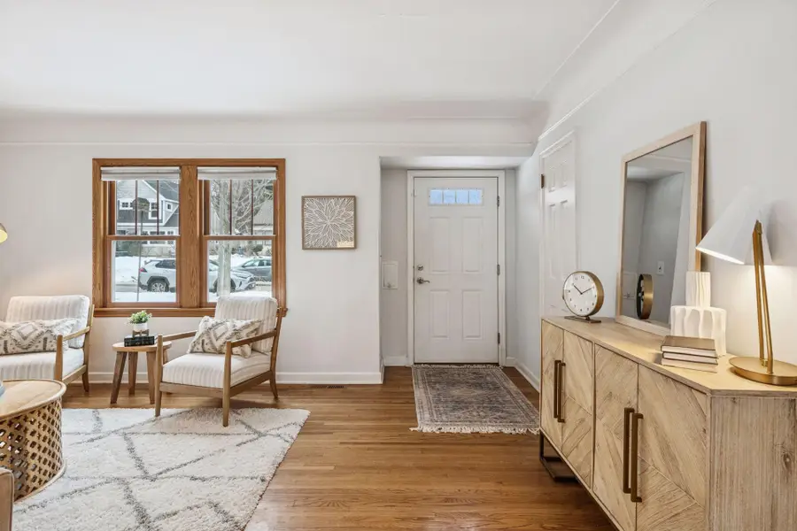 15 Upton Avenue S, Minneapolis, MN 55405 - Image #3