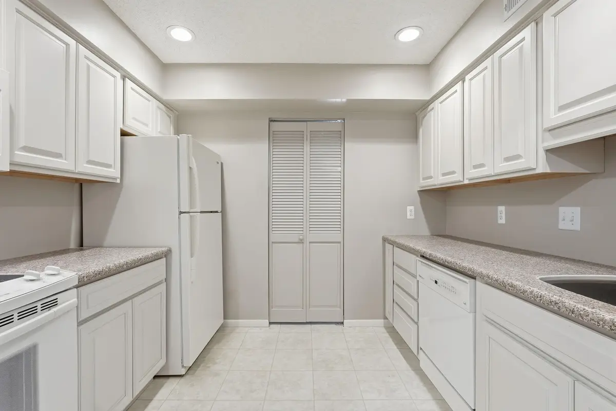 2670 Oxford Street N #202, Roseville, MN 55113 - #1