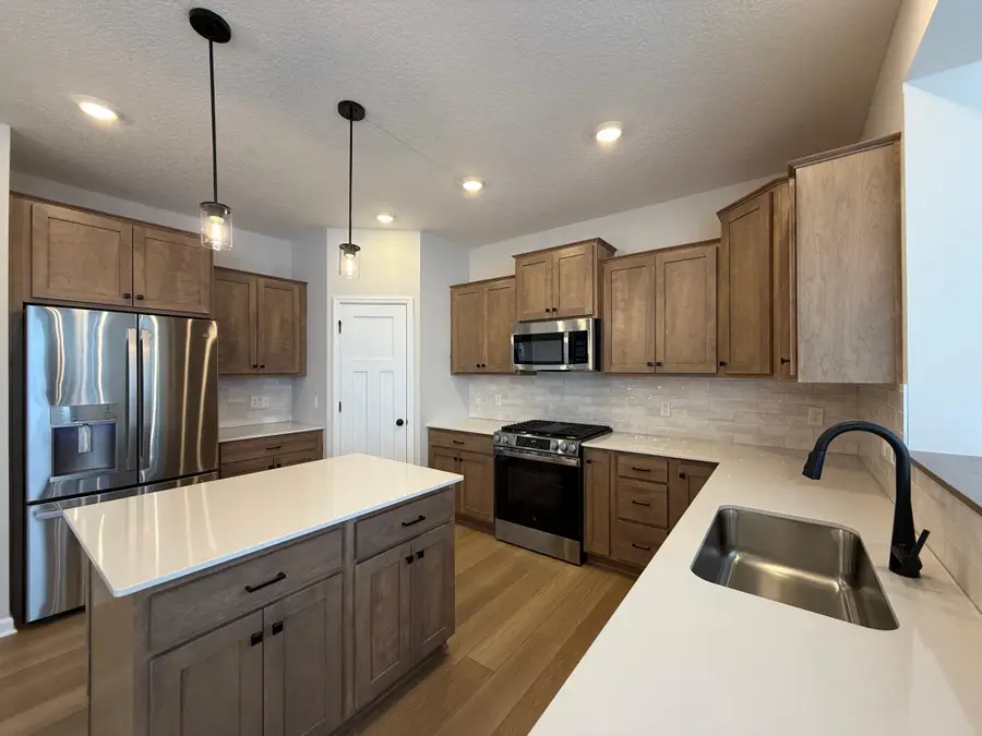 2891 Kensington Avenue Ne, Saint Michael, MN 55376 - #2