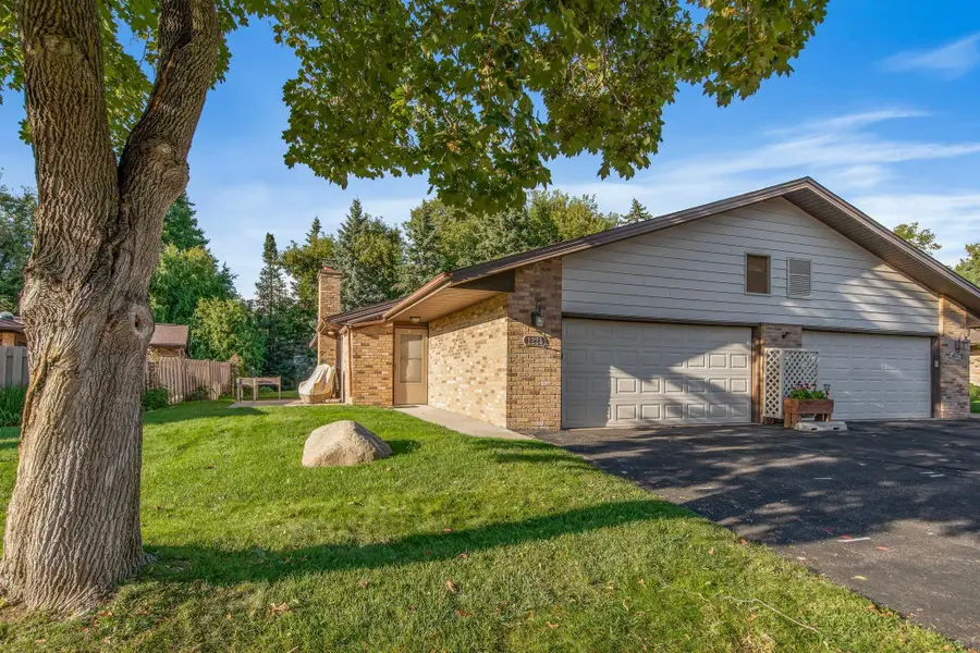 1224 Black Oaks Lane N, Plymouth, MN 55447 - Image #2