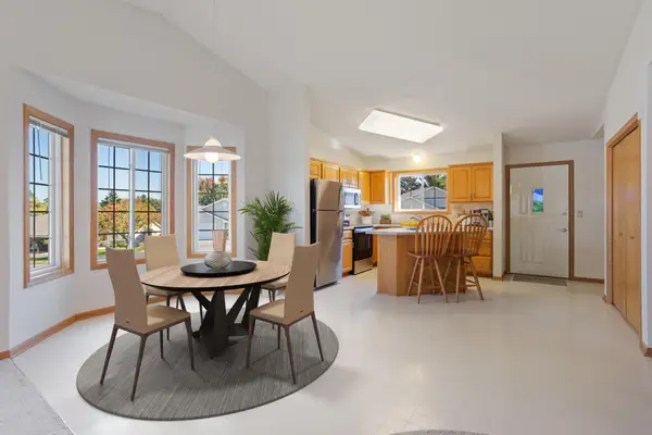 745 Sterling Court, Mahtomedi, MN 55115