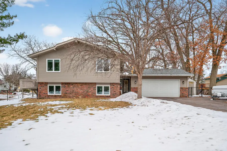 3979 Woodview Drive, Vadnais Heights, MN 55127 - #2
