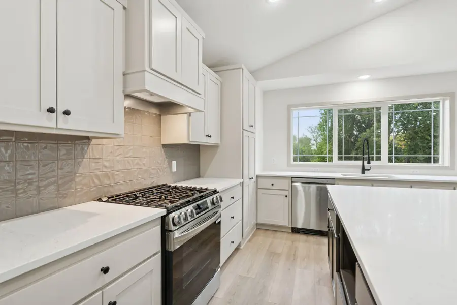 21423 Cottonwood Street Nw, Oak Grove, MN 55448 - Image #3