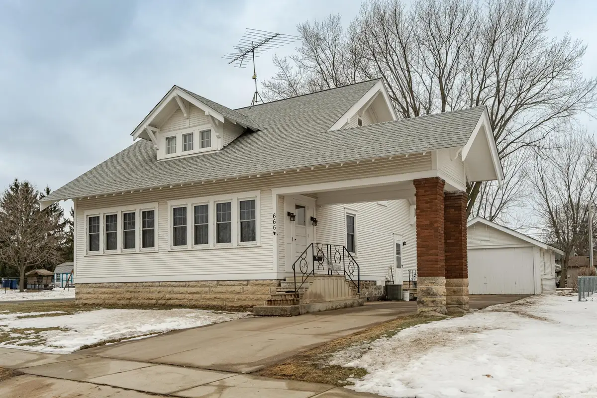 666 Saint Charles Avenue, Saint Charles, MN 55972 - #1