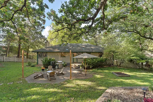 3100 Oxford Street N, Roseville, MN 55113