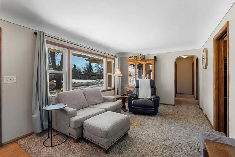 914 Lewis Street S, Shakopee, MN 55379 - Image #3