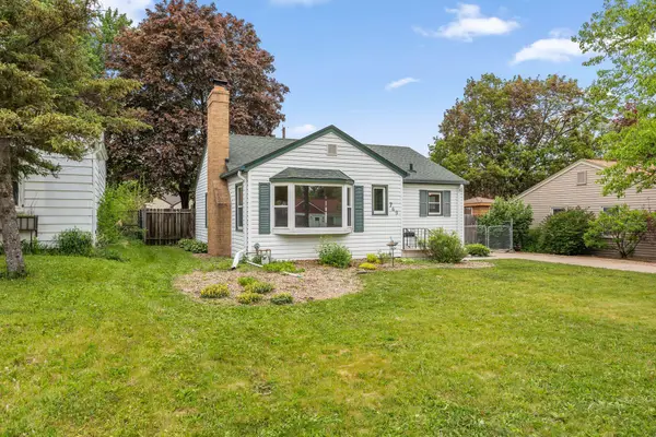 749 Cottage Avenue W, Saint Paul, MN 55117