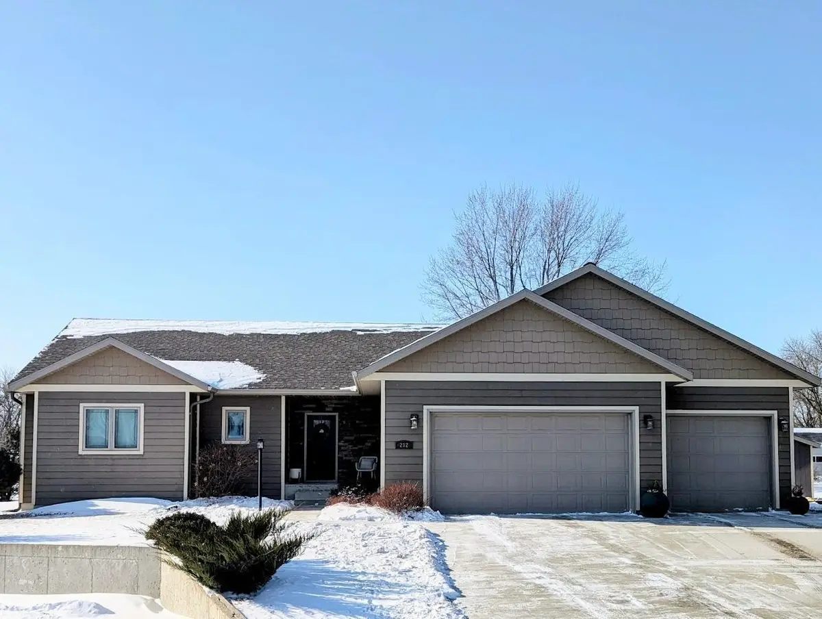 212 Eastwood Drive, Redwood Falls, MN 56283 - #1