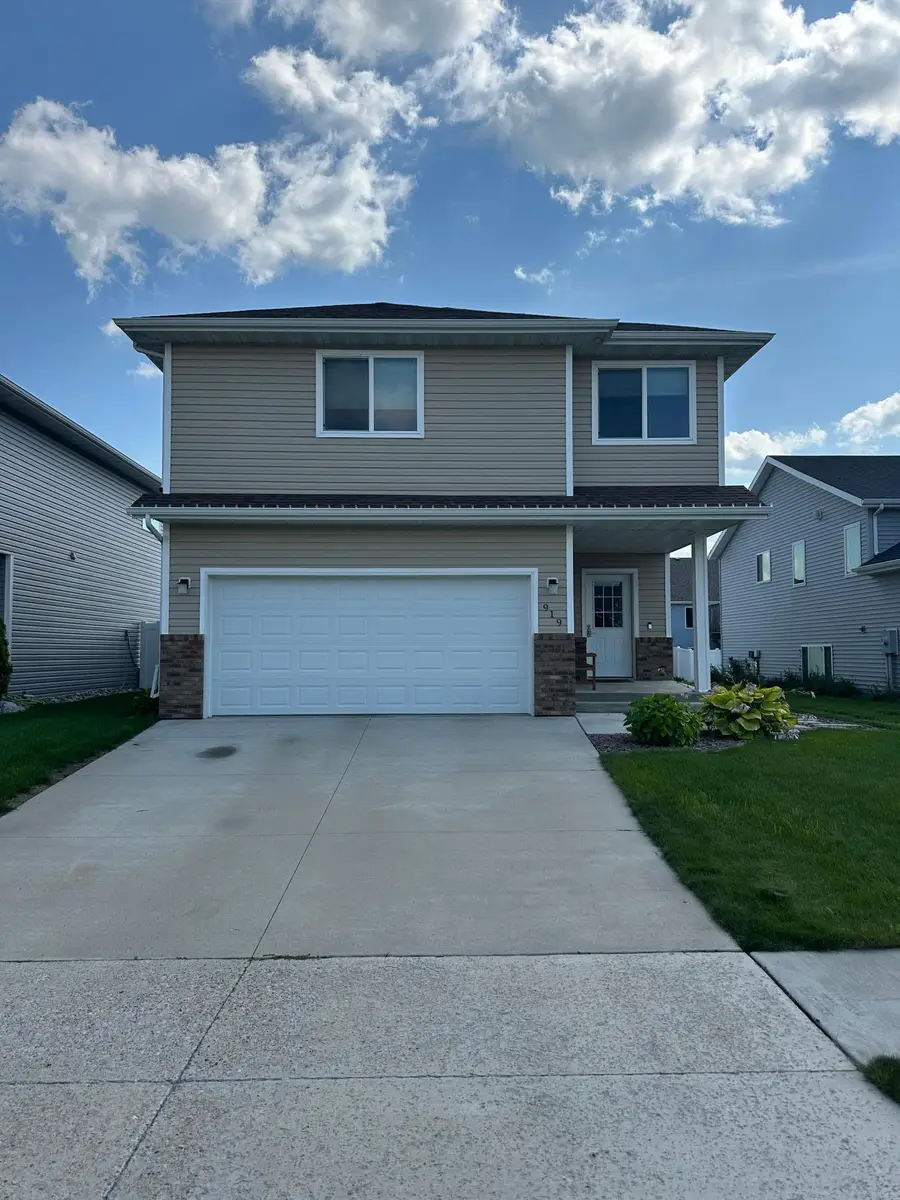 919 29th Avenue W, West Fargo, ND 58078 - #2