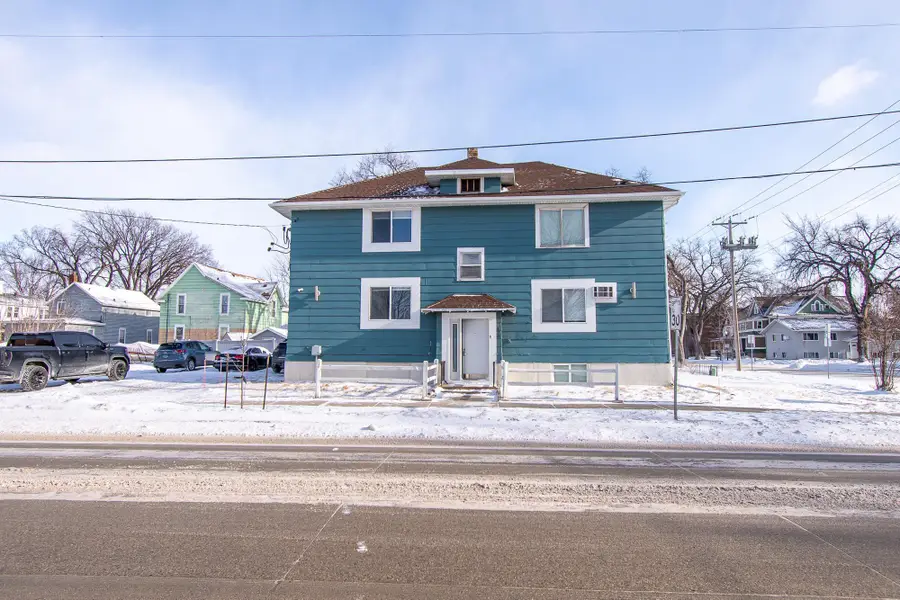 120 University Drive S, Fargo, ND 58103 - #2