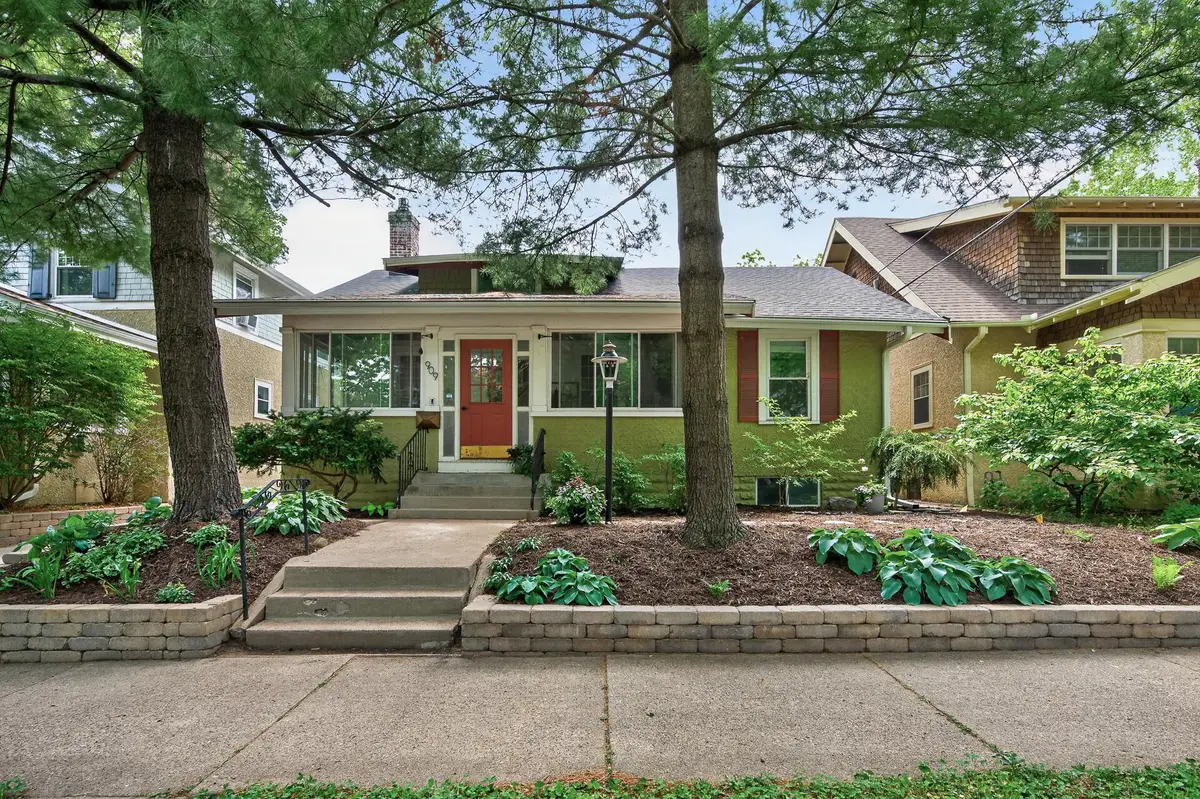 909 W 44th Street, Minneapolis, MN 55409 - #1