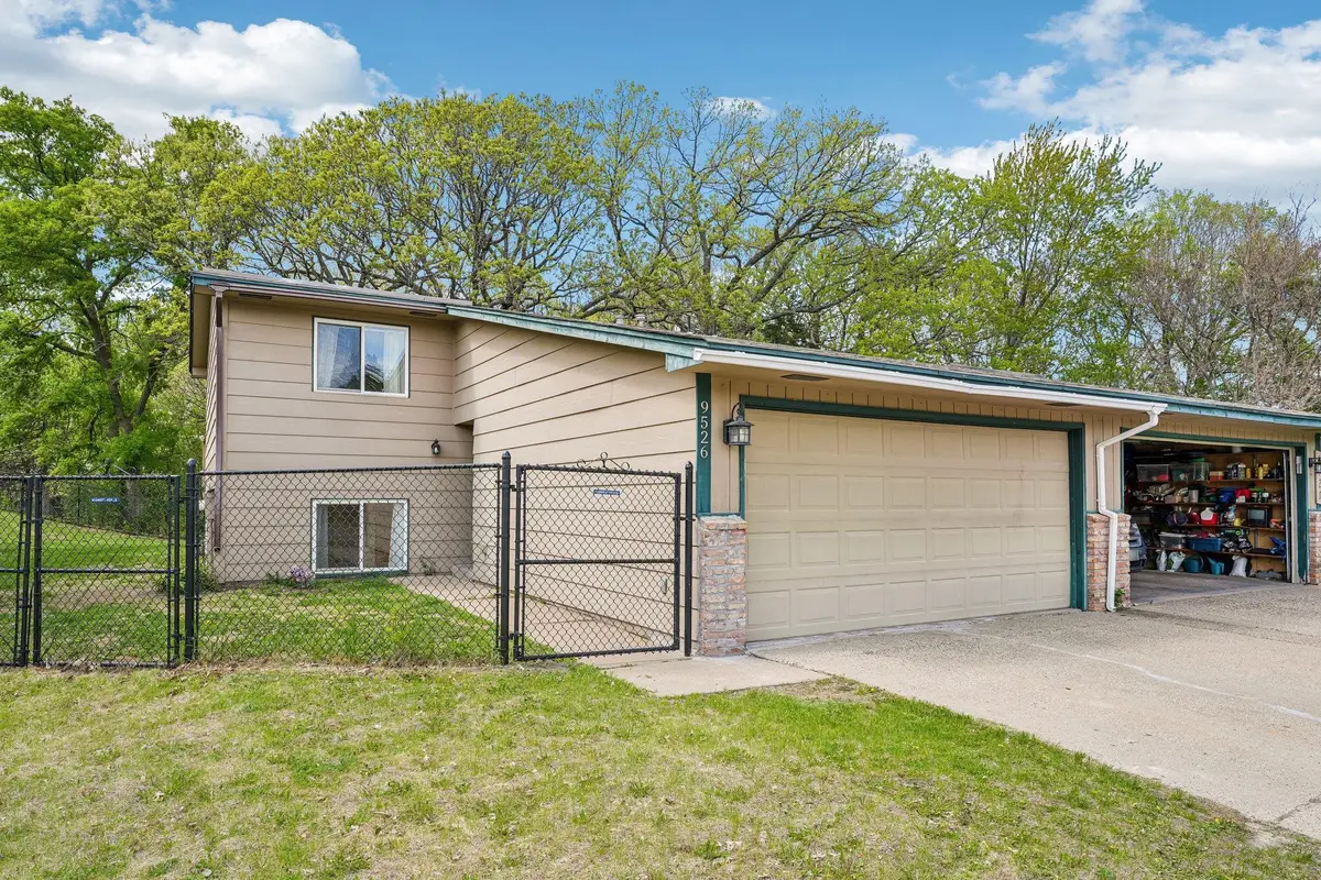 9526 Grey Widgeon Place, Eden Prairie, MN 55347 - #1