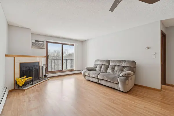 3440 Golfview Drive #211, Eagan, MN 55123