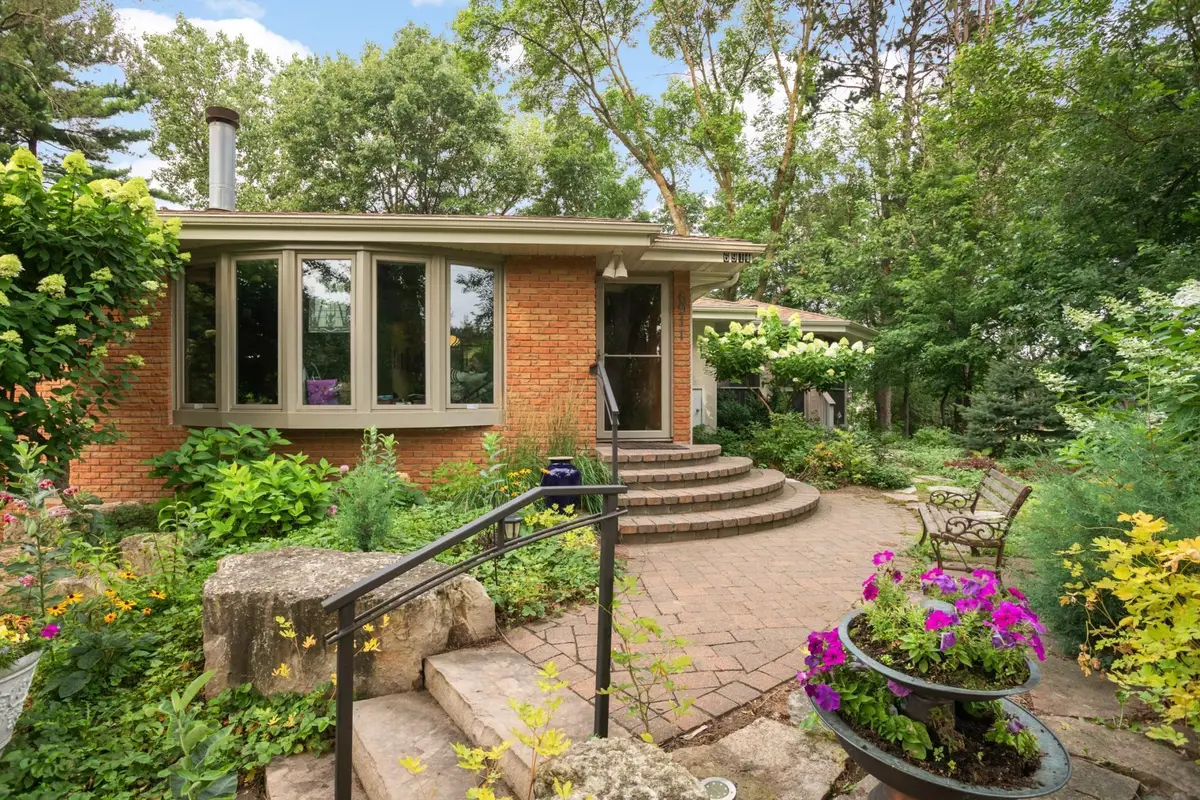 6911 Booth Avenue, Inver Grove Heights, MN 55076 - #1