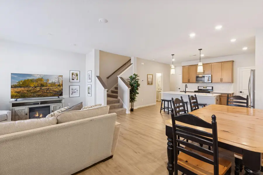 14548 Twin Lakes Circle, Burnsville, MN 55306 - Image #3