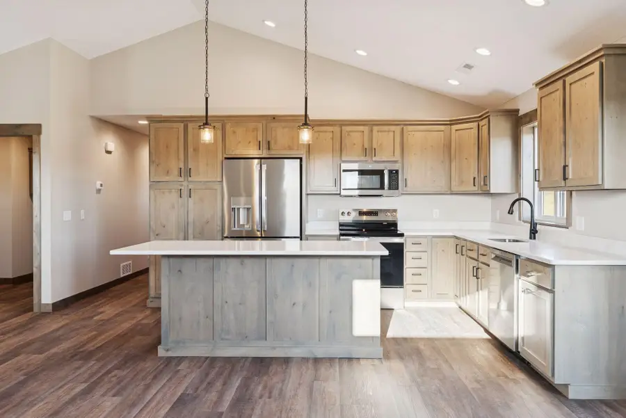 466 Coyote Way, New Richmond, WI 54017 - Image #3