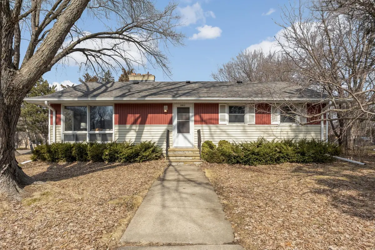 1811 Stanbridge Avenue, Roseville, MN 55113 - #1