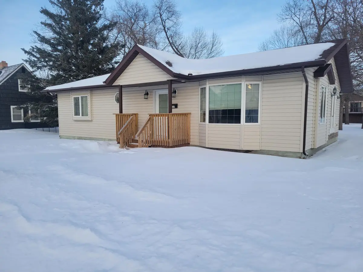 322 Saint Paul Avenue S, Thief River Falls, MN 56701 - Image #1
