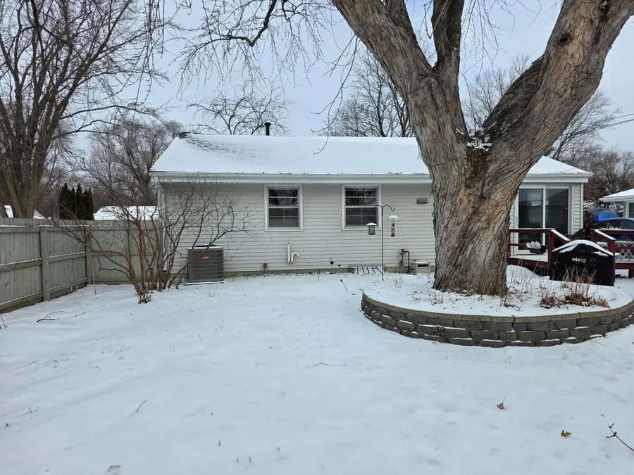 8401 32nd Avenue N, Crystal, MN 55427 - Image #2