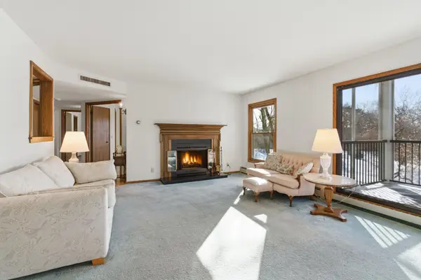3030 Saint Albans Mill Road #213, Minnetonka, MN 55305