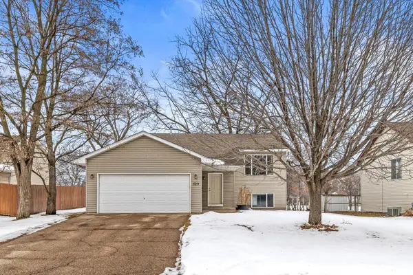 529 5th Avenue E, Shakopee, MN 55379
