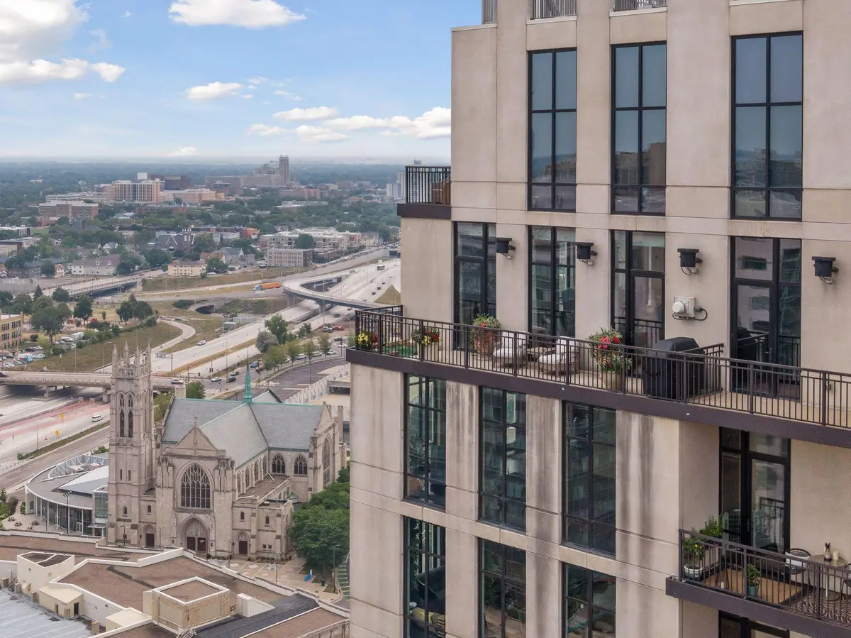 201 S 11th Street #2500, Minneapolis, MN 55403 - Image #1