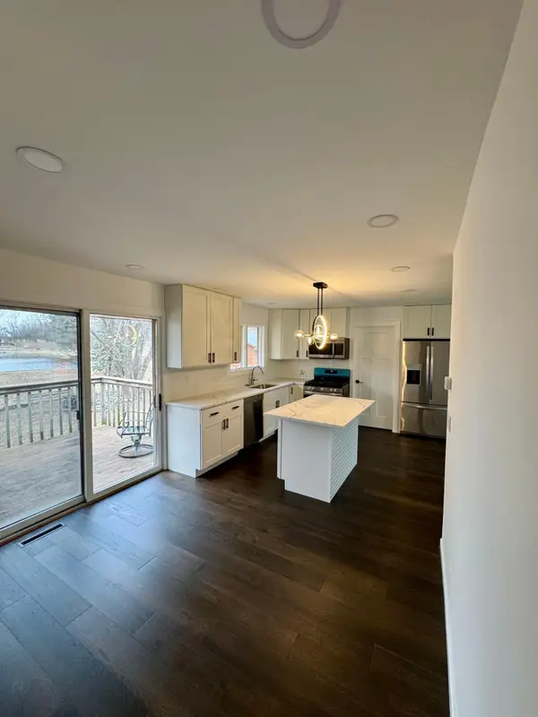 10920 Oak Knoll Terrace N, Hopkins, MN 55305