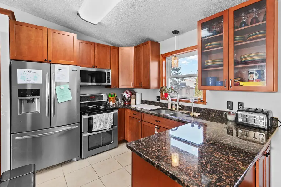 14631 Elysium Place, Apple Valley, MN 55124 - Image #2