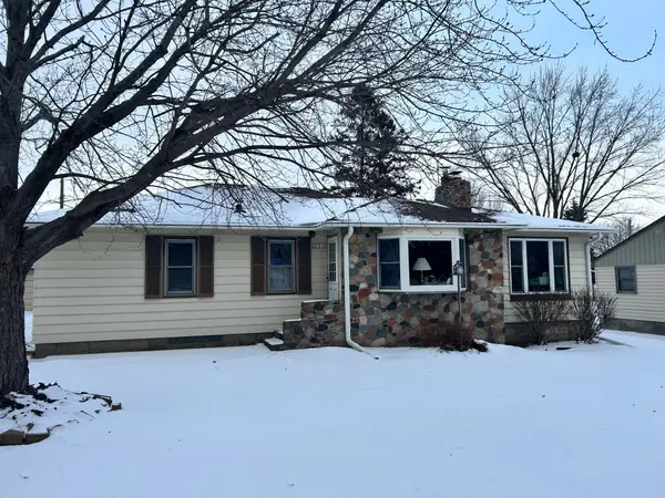 515 County Road B E, Maplewood, MN 55117