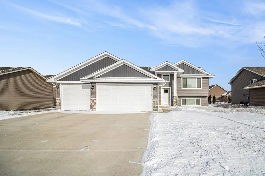 1211 Olivia Street Se, New Prague, MN 56071 - Image #2