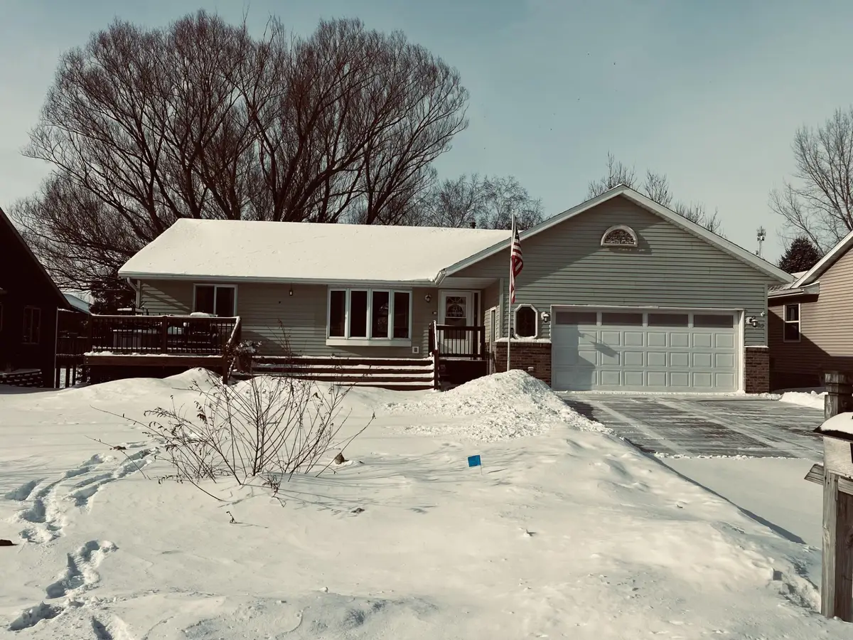 370 7th Street Sw, Plainview, MN 55964 - #1