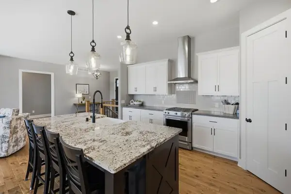 4152 Hummingbird Court N, Lake Elmo, MN 55042