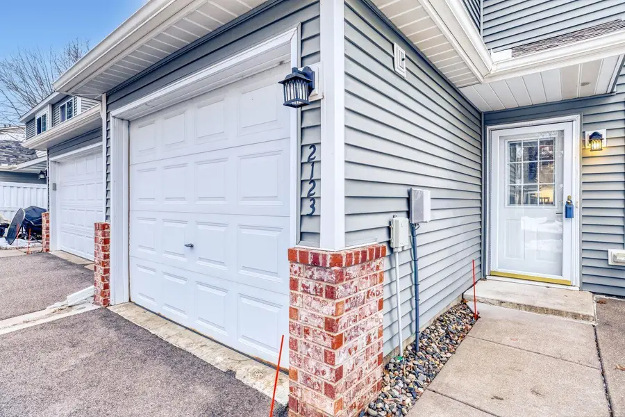 2123 Grenadier Avenue N, Oakdale, MN 55128 - Image #2