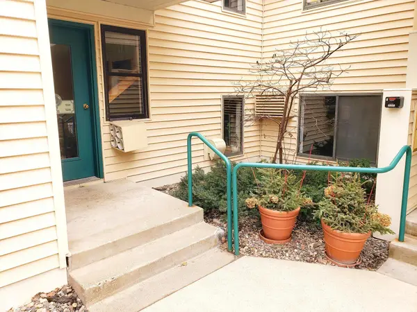 7631 Edinborough Way #5216, Edina, MN 55435