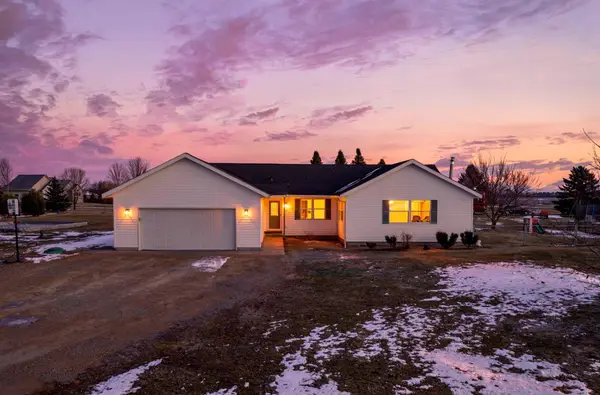 1360 214th Avenue, New Richmond, WI 54017