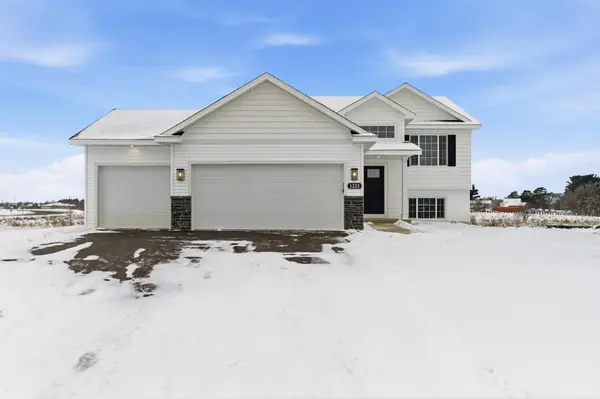 1316 Woods Road Ne, Isanti, MN 55040