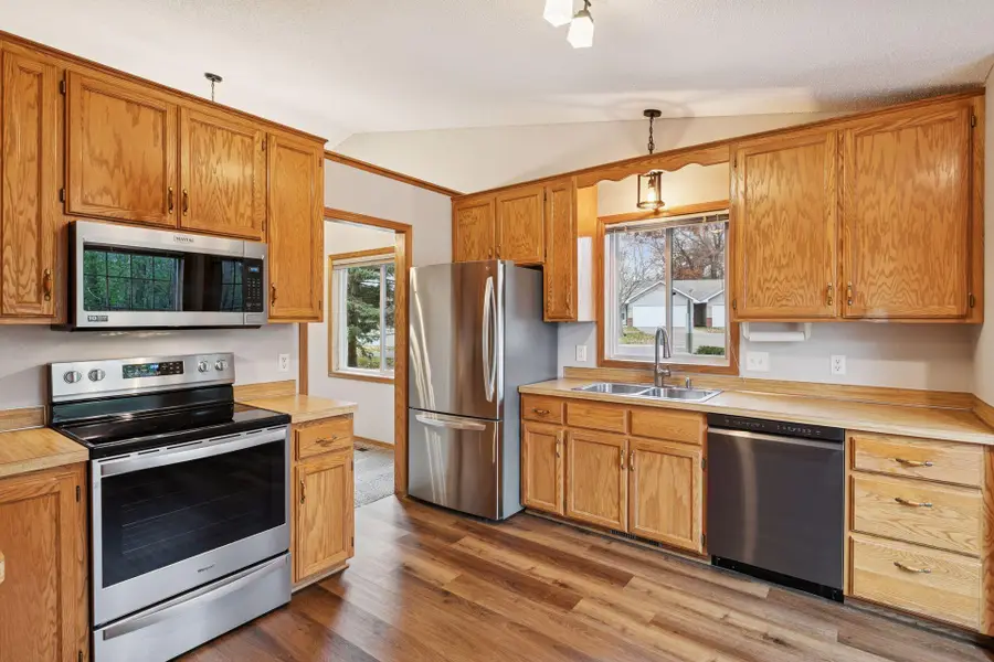 10511 Redwood Street Nw, Coon Rapids, MN 55433 - Image #3