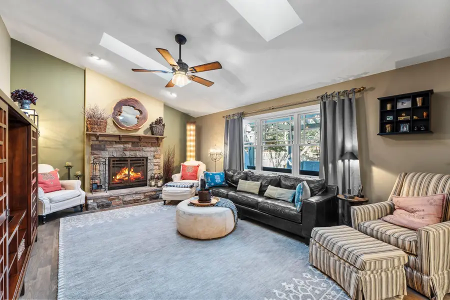 3704 Pineview Drive, Vadnais Heights, MN 55127 - Image #2