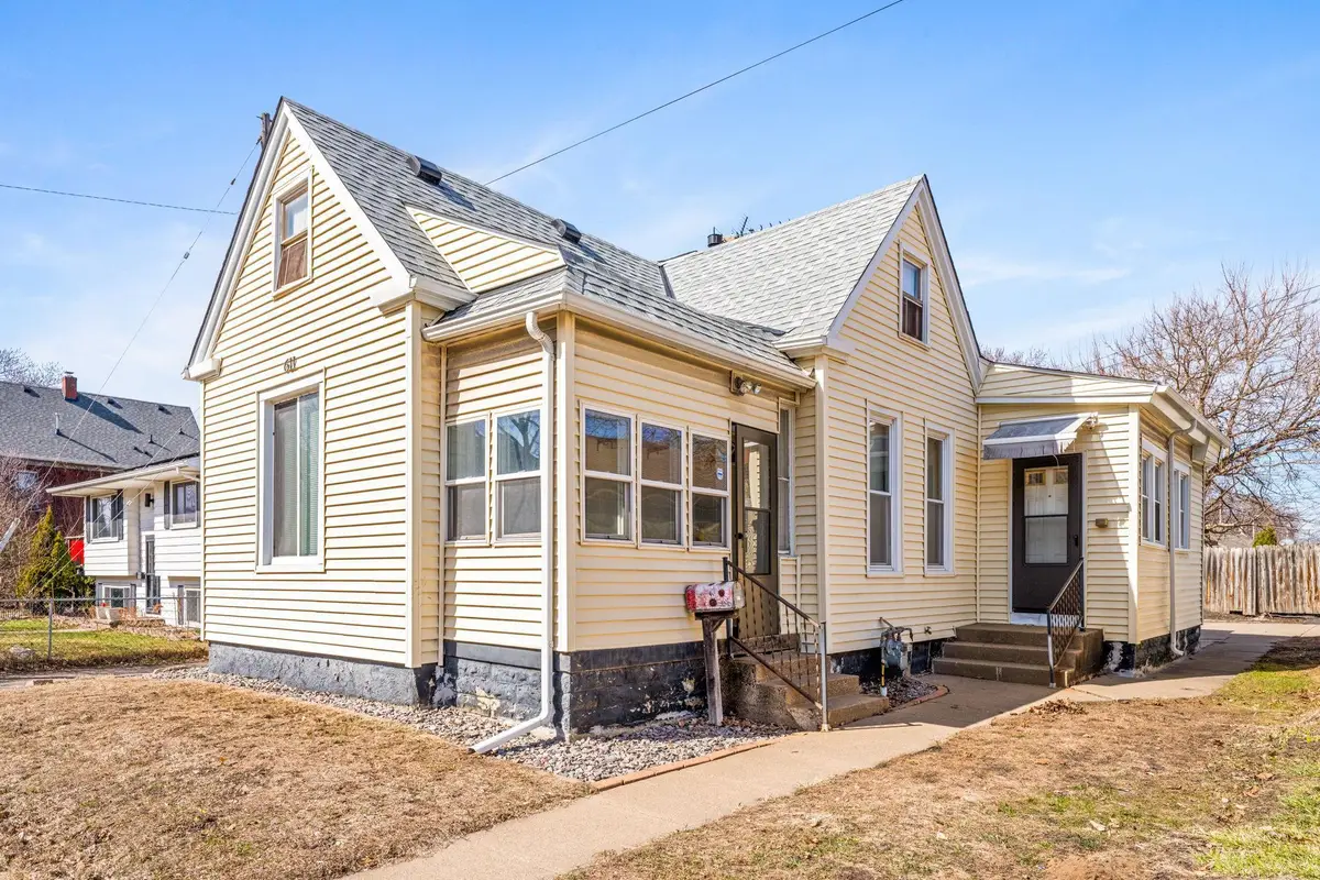 611 Broadway Street Ne, Minneapolis, MN 55413 - #1