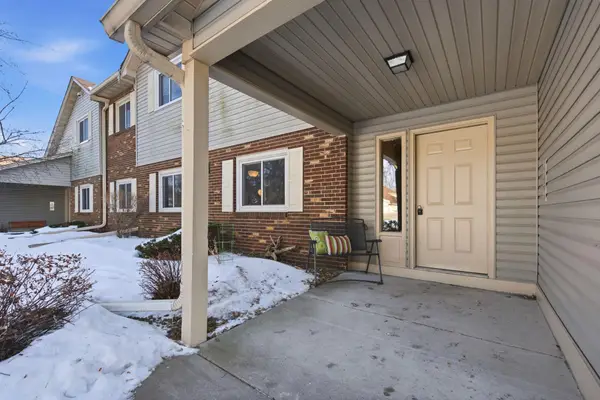 4340 Buckingham Court #1606, Vadnais Heights, MN 55127